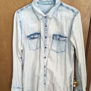 Super cute  long sleeve lightweight shirt